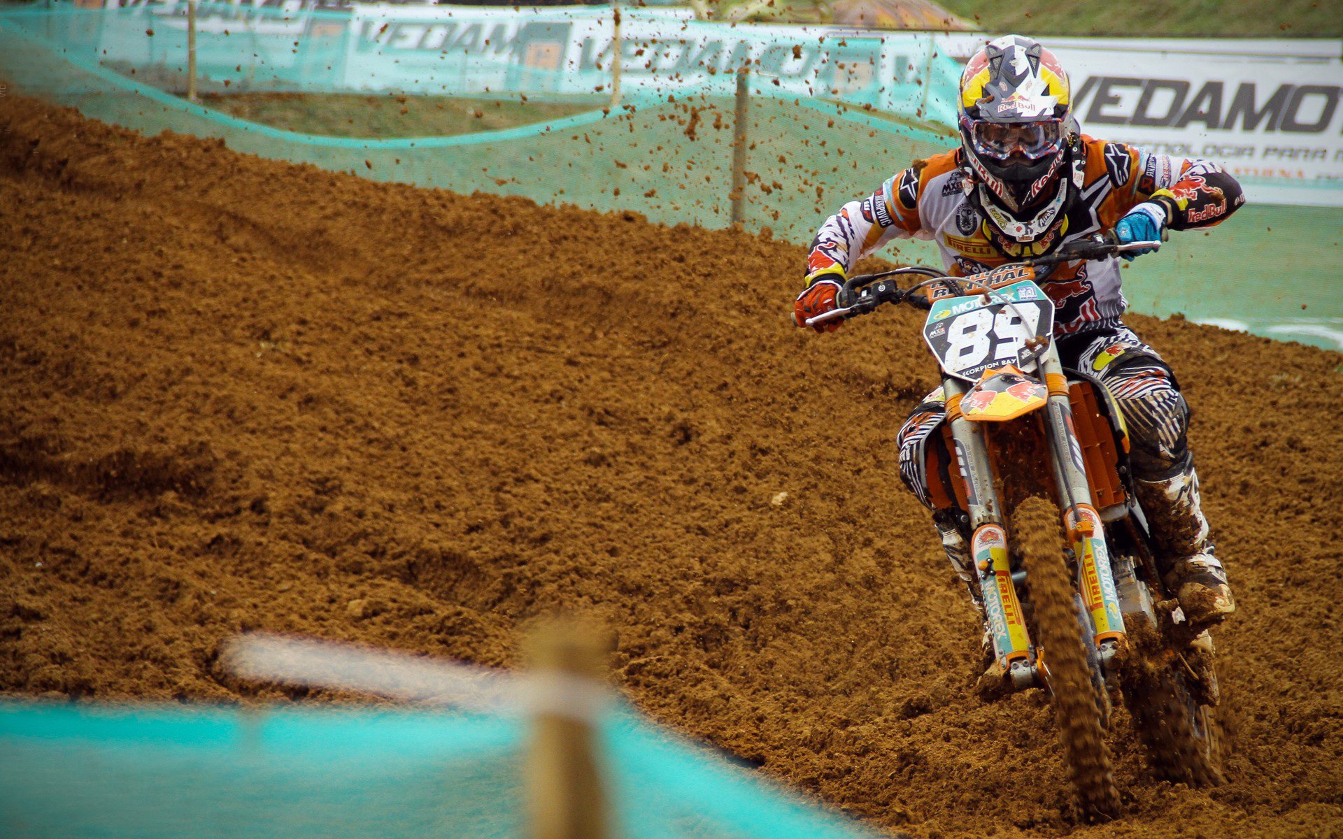 MILAN体育-粉丝经济：粉丝集聚、粉丝付费新模式，粉丝经济是什么消费